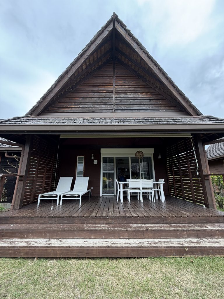 Moorea Sunset Beach bungalows gave us plenty of room to spread out an amazing reef to snorkel at